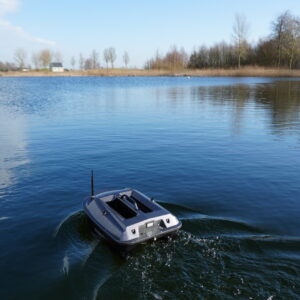 GT2 voerboot op water